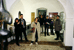 Kate Reynolds mit Studenten der International School of Prague